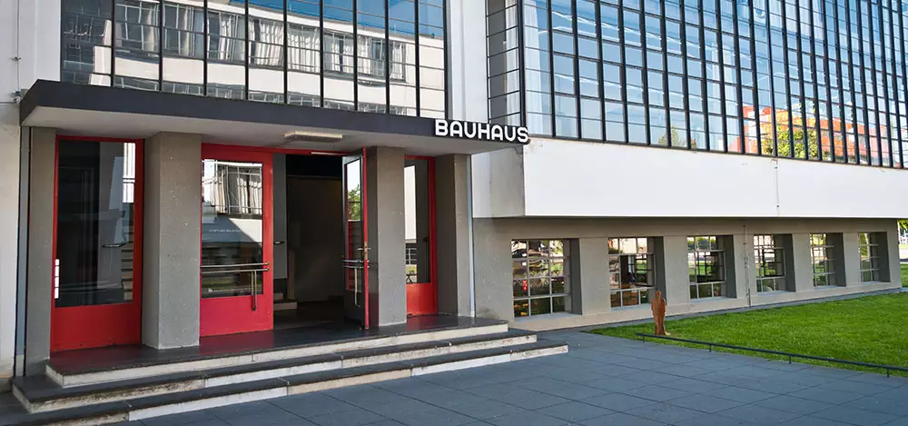 Haupteingang des Bauhaus in Dessau